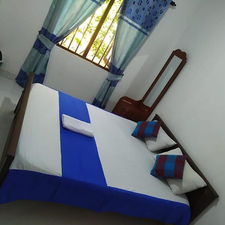 Agoura Hills Hotel Курунегала Екстериор снимка