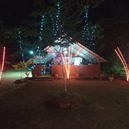 Agoura Hills Hotel Курунегала Екстериор снимка