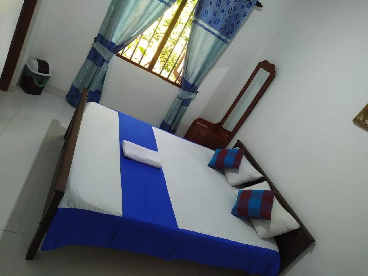 Agoura Hills Hotel Курунегала Екстериор снимка