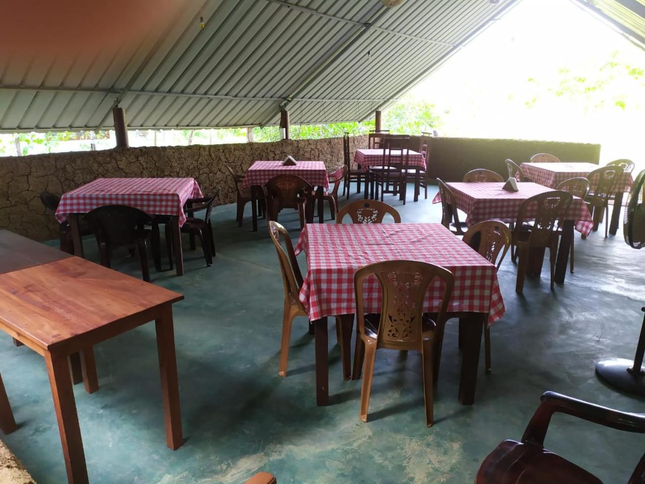 Agoura Hills Hotel Курунегала Екстериор снимка